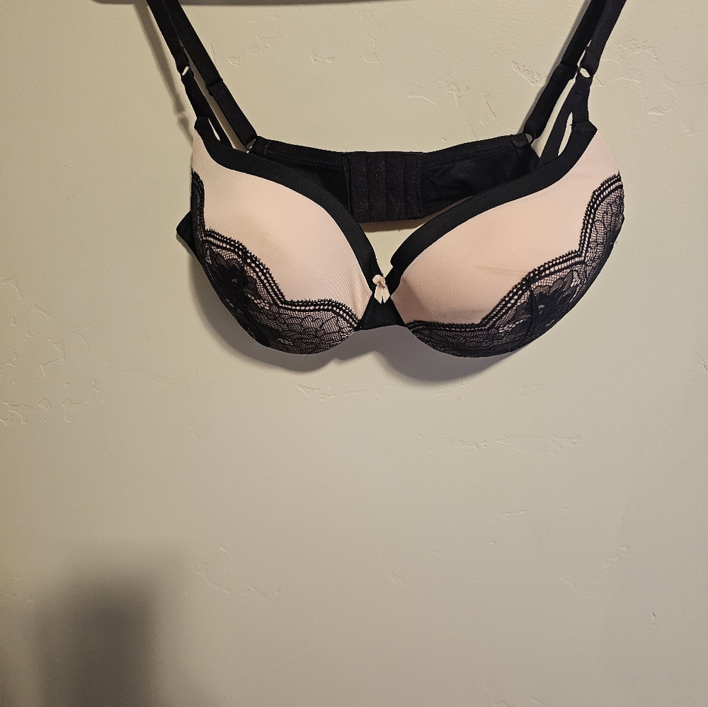 NWOT 36d bra.